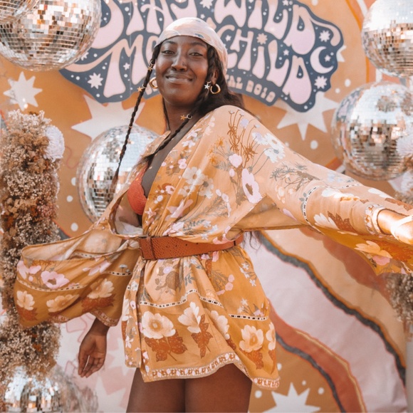 SOLD NWT SPELL | wild bloom kimono robe  mustard - Picture 2 of 14